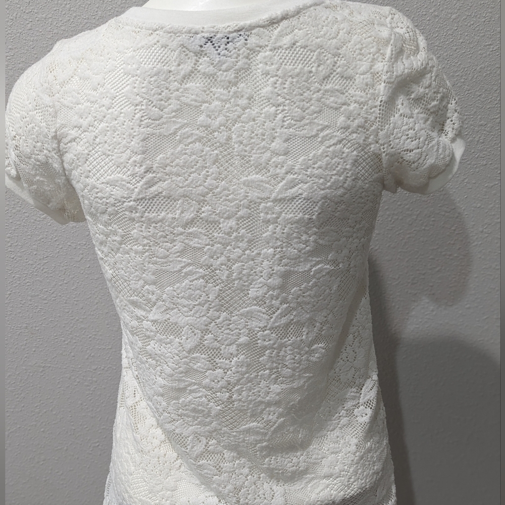 Charlotte Russe white floral stretch shell, XS - Picture 7 of 8